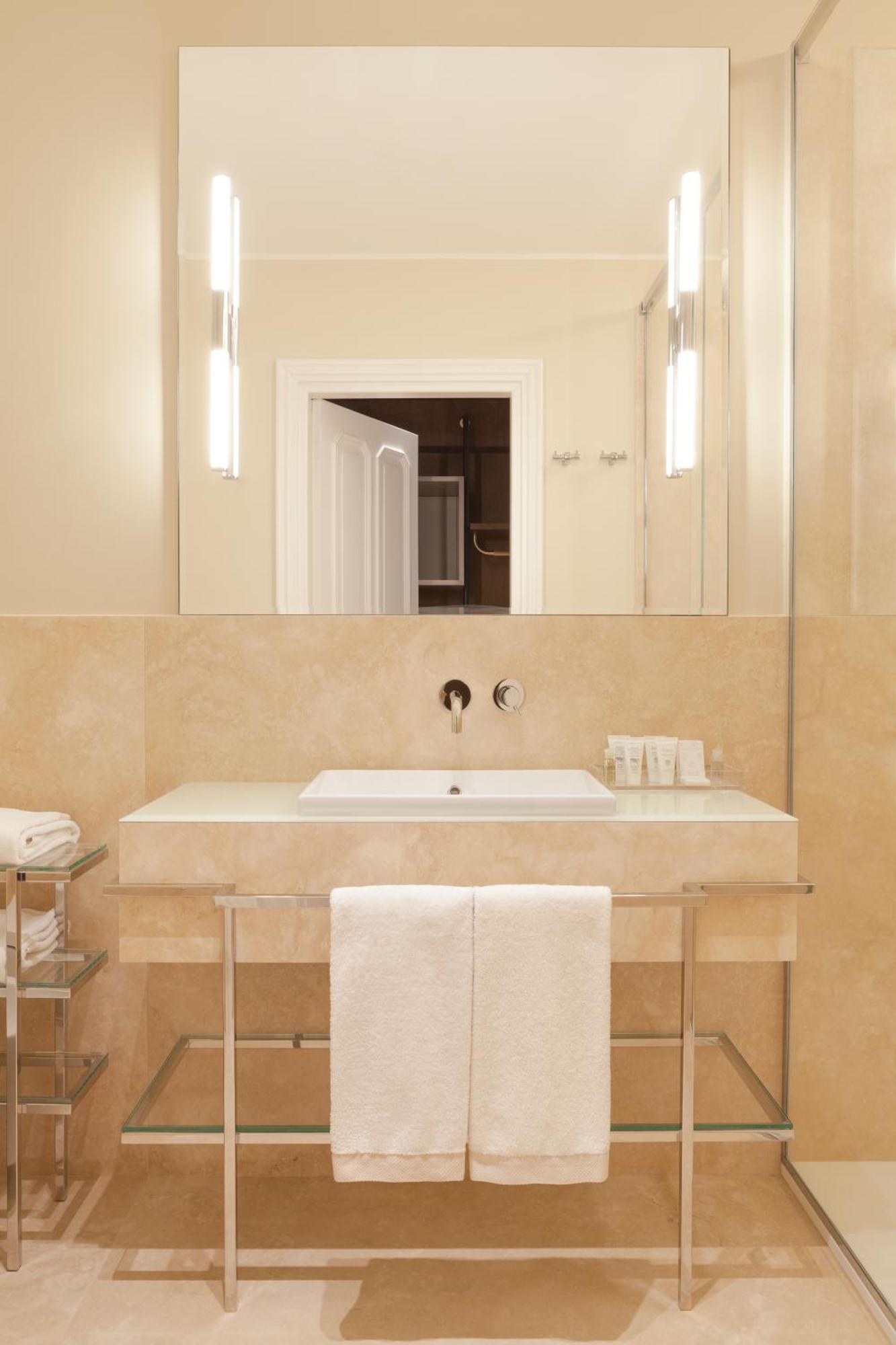 Amabilia Suites Milan Bilik gambar